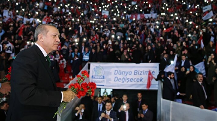 Cumhurbaşkanı Recep Tayyip Erdoğan, Abdi İpekçi Spor Salonu'nda 4.TÜGVA Gençlik Buluşması programına katıldı.