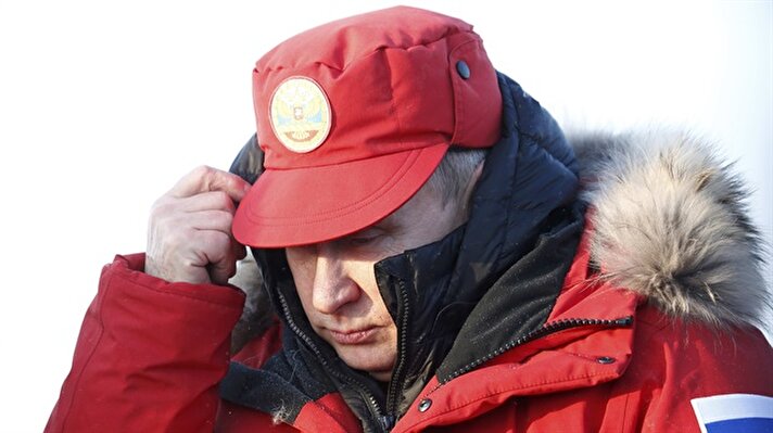 Rusya Devlet Başkanı Putin, Arktik buzul bölgesini ziyaret etti.