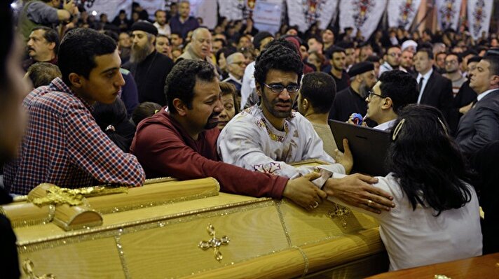 استعدادات بمصر لتشييع ضحايا تفجيري الكنيستين