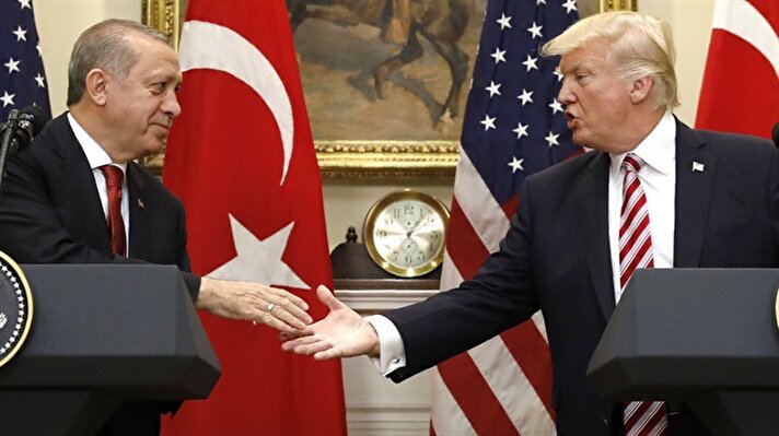 ABD Başkanı Trump, Cumhurbaşkanı Erdoğan'ı makam aracına kadar uğurladı.