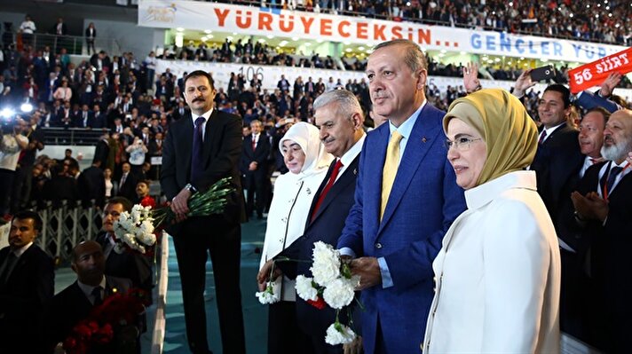 Cumhurbaşkanı Recep Tayyip Erdoğan, AK Parti 3. Olağanüstü Büyük Kongresi için Ankara Spor Salonu'na geldi. 