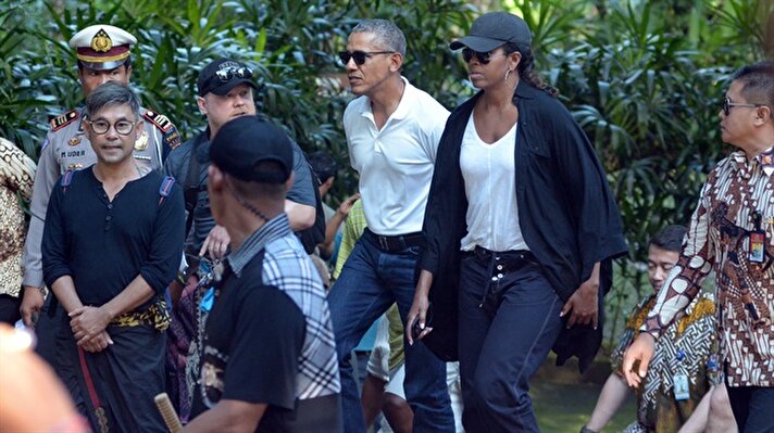 ABD eski başkanı Barack Obama, 8 yıllık görev süresinin ardından ailesiyle birlikte tatiline devam ediyor.
