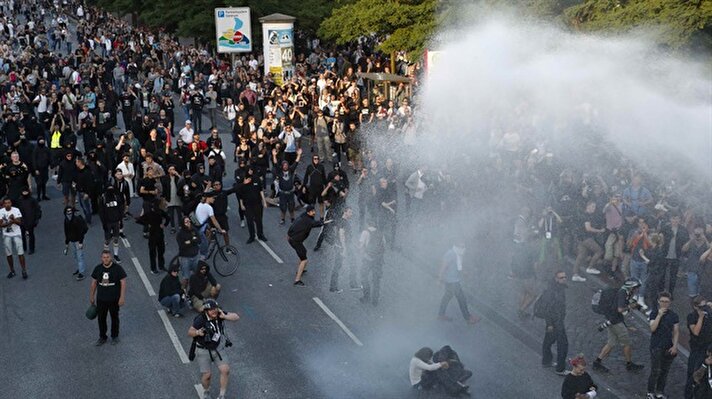 G20 Zirvesi öncesinde polis ile göstericiler arasında olaylar çıktı