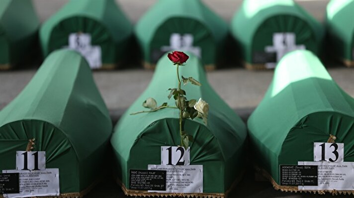 Bosnia: 71 Srebrenica victims go on final journey