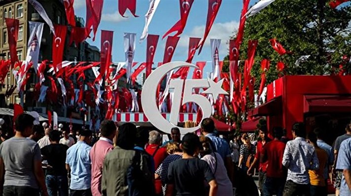 Turkish people commemorate July 15