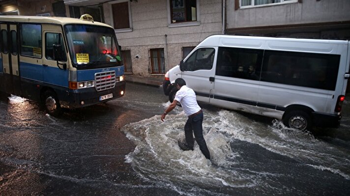Heavy rains hit Istanbul. 