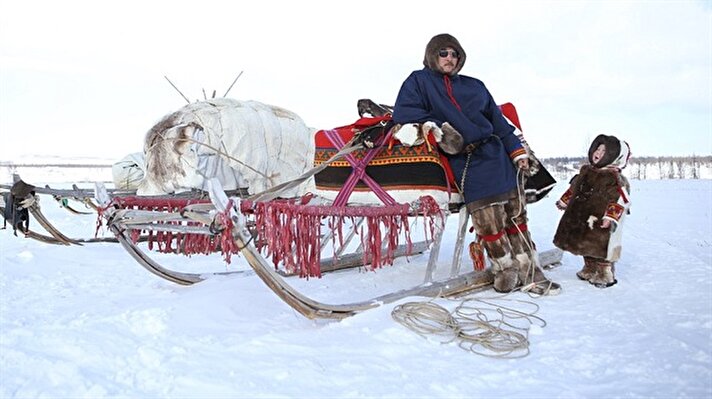Dünyanın en soğuk bölgelerinden biri olan Yamal-Nenets'de yaşayan göçebe kabilenin hayatına dair fotoğraflar yayınlandı. 