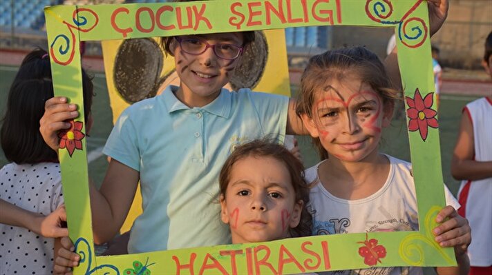 İçişleri Bakanlığınca görevlendirme yapılan Şırnak Belediyesince düzenlenen şenlikte, terör mağduru çocuklar gönüllerince eğlenme fırsatı buldu.