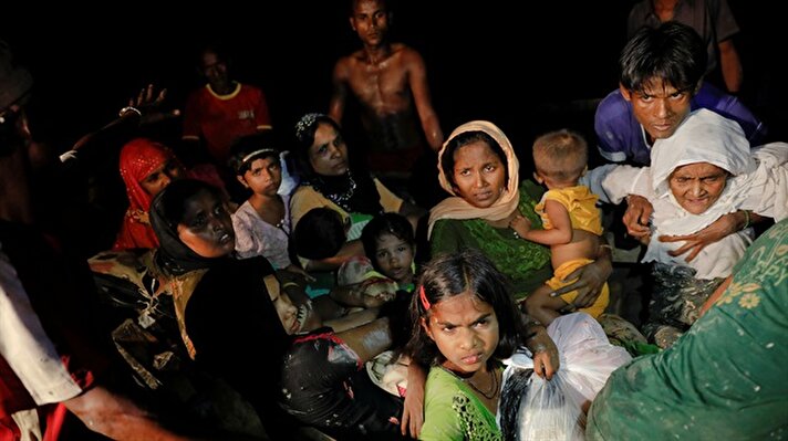 Arakanlı Müslümanlar Myanmar'dan kaçmaya devam ediyor
