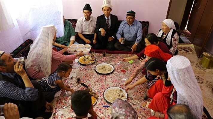 قيرغيزيون في تركيا يحافظون على تقاليد أعراسهم من الاندثار