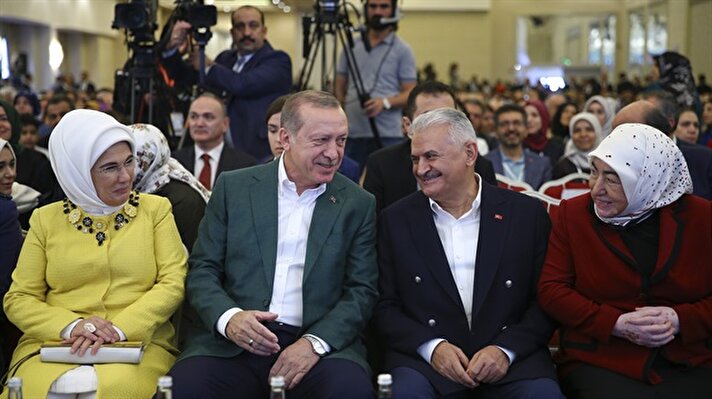 Başbakan Binali Yıldırım, Cumhurbaşkanı Recep Tayyip Erdoğan ile birlikte AK Parti 26. İstişare ve Değerlendirme Toplantısı'na katıldı.​