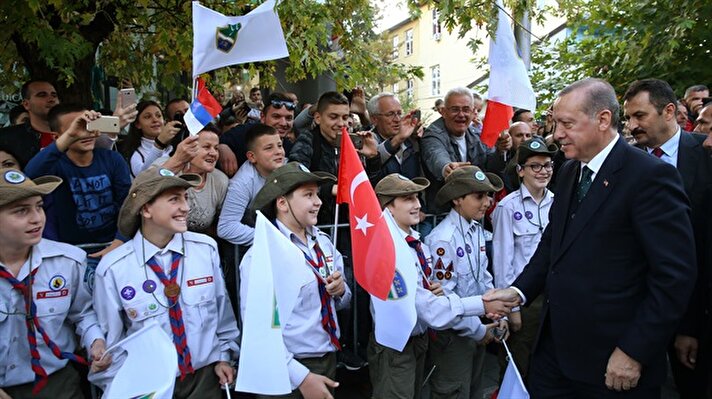 Turkish President Erdoğan warmly welcomed by Serbian people