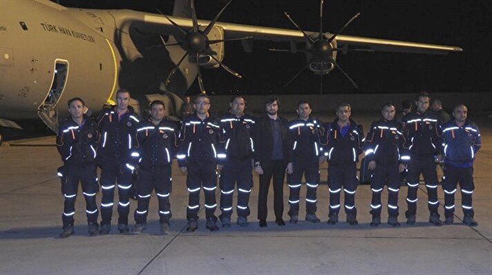 Dışişleri, Sağlık ve İçişleri bakanlıkları, Türk Kızılayı ve Genelkurmay Başkanlığı eş güdümünde ve AFAD koordinasyonunda, Genelkurmay Başkanlığına ait A-400M tipi uçakla arama kurtarma konularında uzman 10 kişilik AFAD ekibi ile 3 Türk Kızılayı çalışanı Mogadişu'ya sevk edildi.