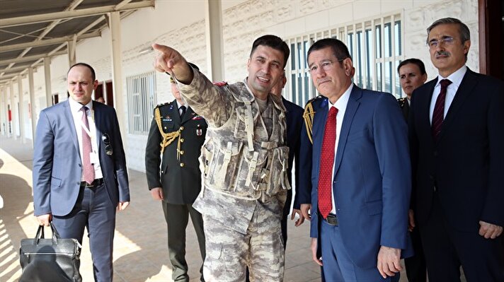 Milli Savunma Bakanı Nurettin Canikli, Katar Türk Silahlı Kuvvetleri (TSK) Kara Unsur Komutanlığını ziyaret etti, incelemelerde bulundu.