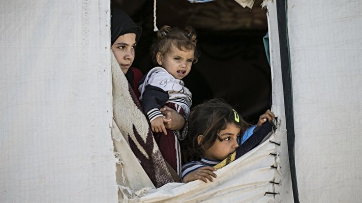 Syrian kids growing up away from their homeland