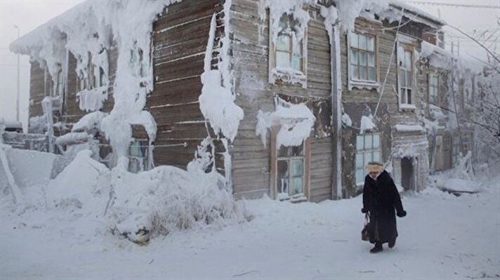 Kuzey Kutup Dairesi'nin 350 kilometre güneyinde, Rusya topraklarında yer alan Oymyakon Köyü'nde 1926 yılında hava sıcaklığı -71 derece ölçüldü. 
