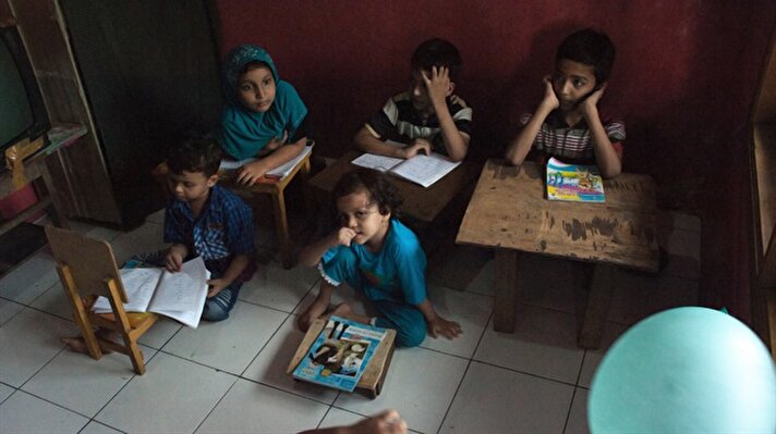 Thirty-seven-year-old Indonesian teacher Anwar Sadat turned his home into a classroom to teach Rohingya children who fled what the UN calls an “ethnic cleansing” in Myanmar.

