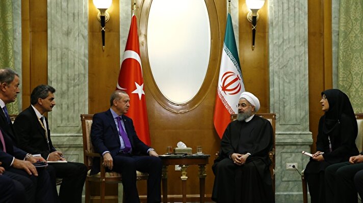 Cumhurbaşkanı Erdoğan Rusya'da İran Cumhurbaşkanı Ruhani ile görüştü.