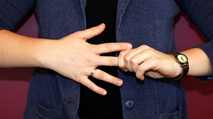 Günlük rutinler arasında bilerek veya farkında olmadan yaparak alışkanlık haline gelen el ve parmak çıtlatma zararlı mıdır?