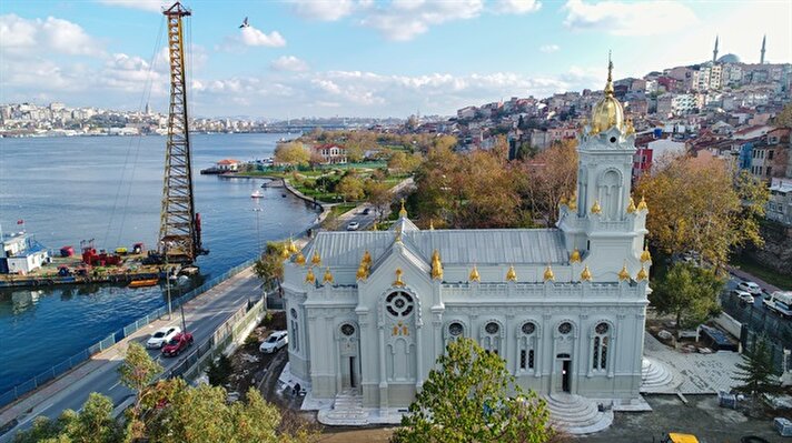 Bulgar Eksarhlığı Ortodoks Kilisesi Vakfı Başkanı Vasil Liaze, dünyada 3 tane demir kilise yapıldığını, bunların Arjantin, Avusturya ve Türkiye'de bulunduğunu söyledi.