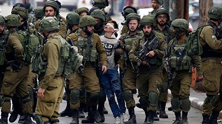 Court releases Palestinian teen arrested by 22 Israeli soldiers