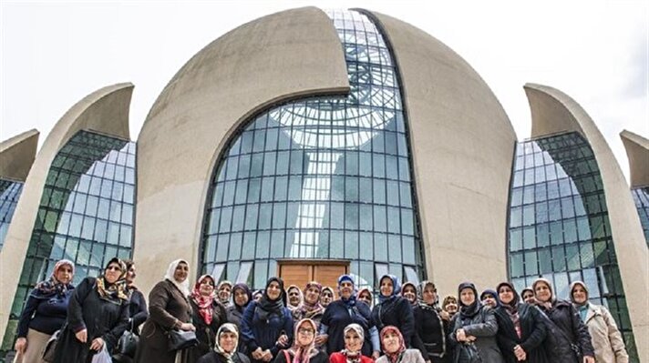  تعرف على مسجد "كولونيا" التركي في ألمانيا: عراقة وحداثة!