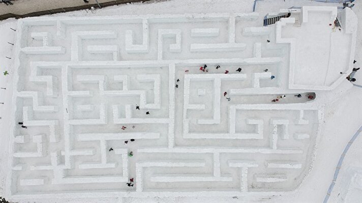 World’s biggest snow maze in Poland