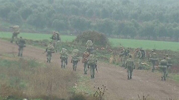 Afrine'e yapılacak olası bir harekat için Suriye sınırına sevkiyat yapıldı.