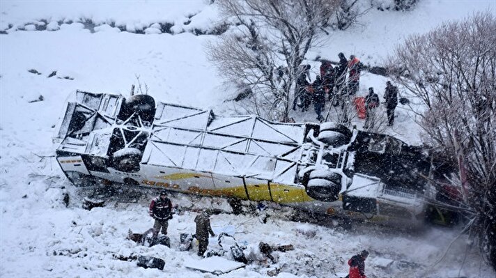 Bus accident kills six, injures 29 in Turkey's Muş