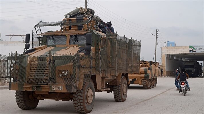 Türk Silahlı Kuvvetleri (TSK), Özgür Suriye Ordusu (ÖSO) ile Zeytin Dalı Harekatında terör örgütü PYDPKK'nın işgalindeki Afrin'e doğusundaki Azez'den operasyon başlattı.