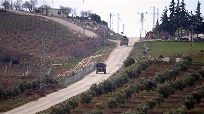 الجيش التركي يُرسل تعزيزات جديدة إلى الحدود السورية