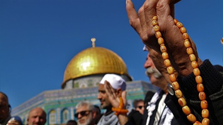 Muslims pray for success of Operation Olive Branch from Jerusalem