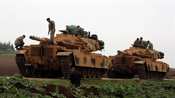 ​Hatay'ın Reyhanlı, Kırıkhan ve Hassa ilçeleri karşısındaki terör mevzileri, Türk Silahlı Kuvvetleri (TSK) topçu birliklerince ateş altına alındı.