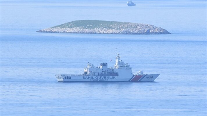 Türk Sahil Güvenlik Komutanlığı ve Deniz Kuvvetleri Komutanlığı unsurları, Bodrum açıklarındaki Kardak kayalıkları civarında önleme devriyesi görevini sürdürüyor.

