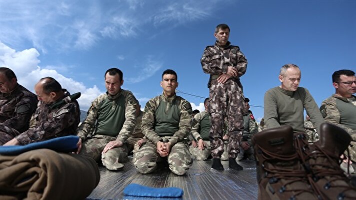Gaziantep'in İslahiye ilçesinde bir süre önce boşaltılan çadır kentten dönüştürülen merkezin açılışına Vali Ali Yerlikaya, 2. Ordu Komutanı Korgeneral İsmail Metin Temel, Jandarma Genel Komutan Yardımcısı Korgeneral Ali Çardakçı katıldı.


