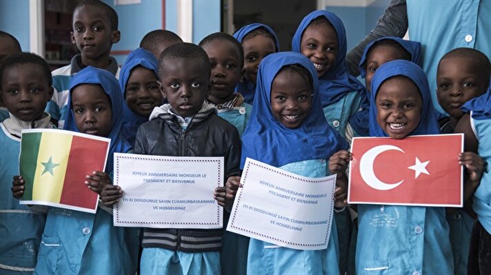 Senegalese pre-school students welcome President Erdoğan