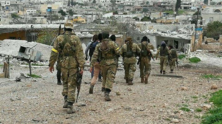 Türk Silahlı Kuvvetleri (TSK) ve Özgür Suriye Ordusu (ÖSO), Afrin'in Cinderes belde merkezini ele geçirirken teröristlerle yer yer çatışmalar sürüyor. 