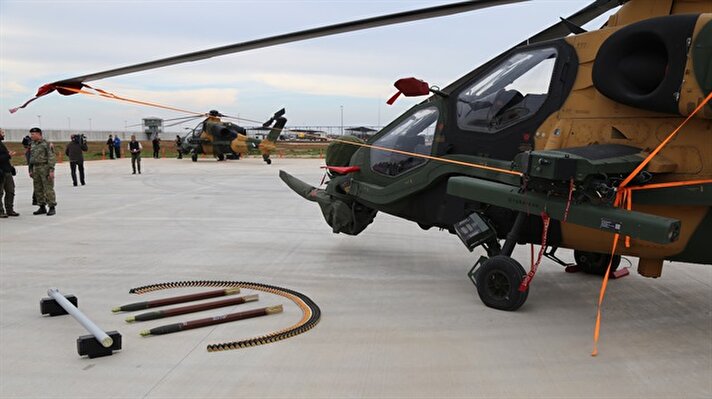 TSK tarafından sınır bölgesinde düzenlenen tanıtım programında verilen bilgilere göre, Kara Kuvvetleri Komutanlığının envanterinde yer alan mili taarruz helikopteri ATAK, gökyüzündeki aktif görevini sürdürüyor.