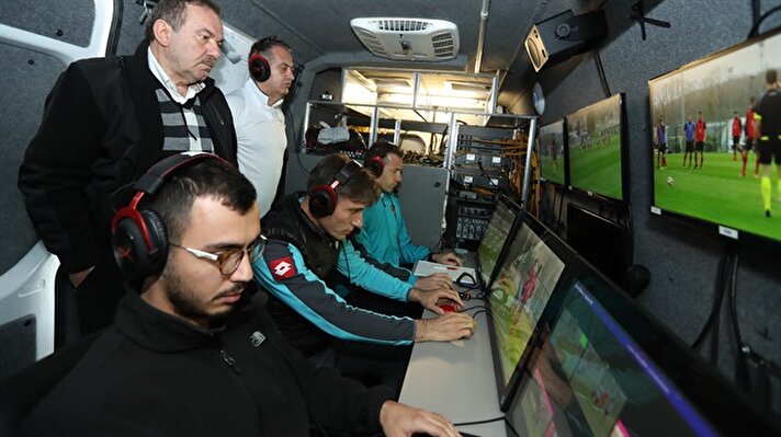 Türk futbolunda uygulanması planlanan Video Yardımcı Hakem (VAR) sistemi ilk kez çevrimiçi olarak denendi.