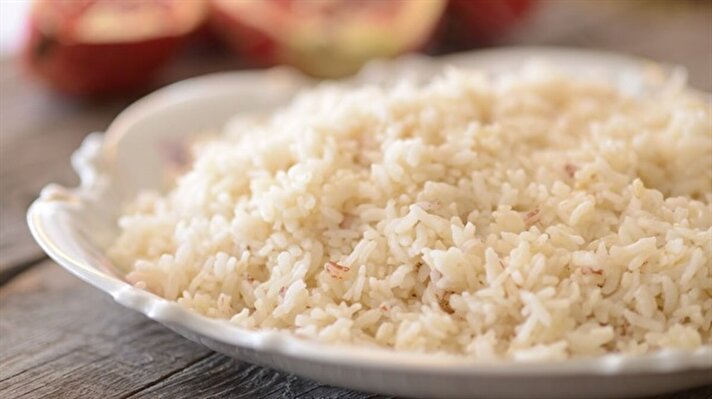 Pilav yaparken pirinçlerin piştiği sürede 'bacillus cereus' mikrobu ölmeyebiliyor. 