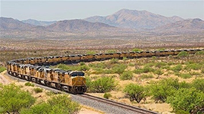 Tek bir lokomotifinin maliyeti 1 - 3 milyon dolar arasında değişen tren görenler tarafından çölün ortasına terk edildi sanılıyordu. 