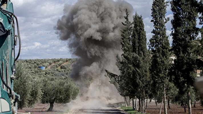 Turkish army cleans Afrin roads of terrorist mines