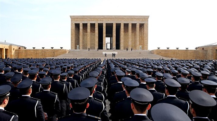 İçişleri Bakanı Süleyman Soylu, Türk Polis Teşkilatı’nın 173. yıldönümü etkinlikleri kapsamında Polis Radyosu’nun konuğu oldu