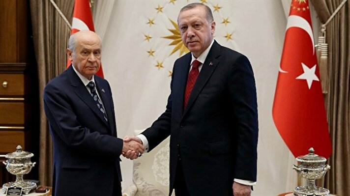MHP Genel Başkanı Bahçeli, TBMM'de partisinin dünkü grup toplantısında cumhurbaşkanı ve milletvekili genel seçiminin 26 Ağustos'ta yapılması önerisinde bulunmuştu.  