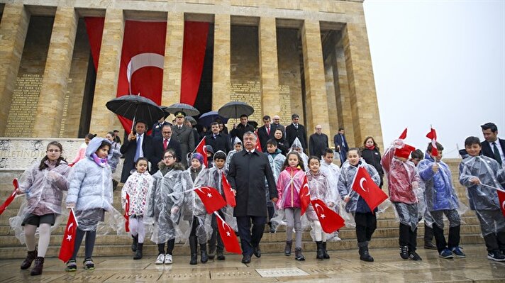 تركيا تحتفل بعيد الطفولة والسيادة الوطنية