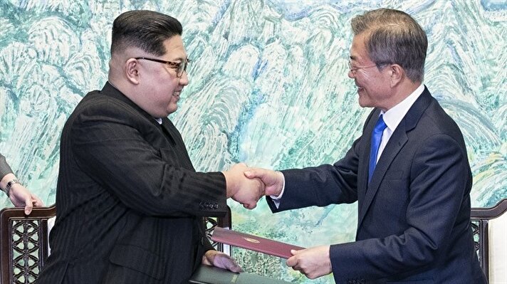 Güney Kore Devlet Başkanlığı Sözcüsü Yoon Young-chan, iki liderin Cuma günü gerçekleştirdiği görüşmenin ardından Kuzey Kore lideri Kim Jong-un'un zirvenin ardından tesisin Mayıs ayında kapatılması için hazırlıkların başlatılması talimatını verdiğini kaydetti.
