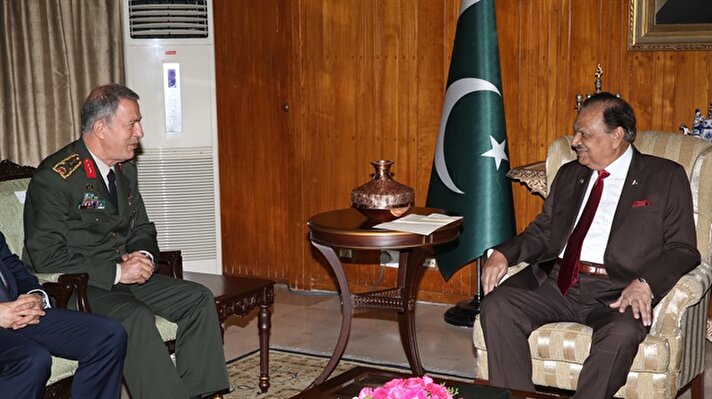 Pakistani president welcomes Turkish military chief