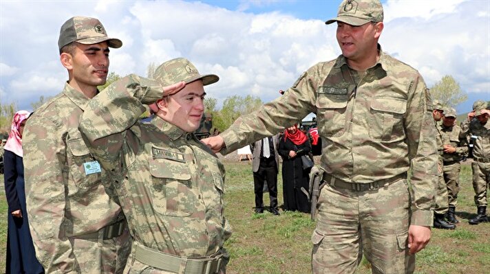 Erzurum'da 65 engelli genç, "Temsili Askerlik Uygulaması" kapsamında düzenlenen törenle bir günlüğüne asker oldu.