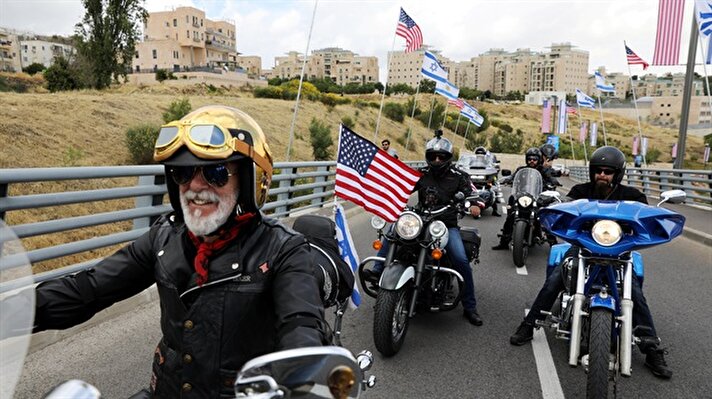 İsrail'de işgalin hazırlığı başladı... İsrail'deki 'Samson Riders' Motosiklet Kulübü üyeleri, Tel Aviv'den yola çıkarak yarın açılışı yapılacak olan ABD'nin Kudüs'teki Büyükelçiliğine varacak. 