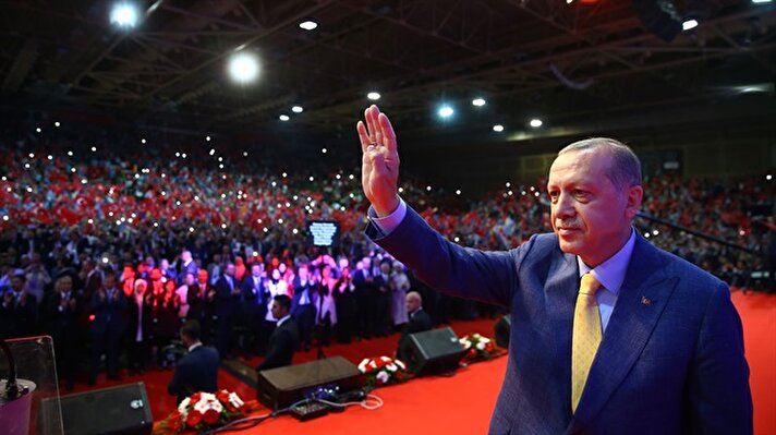 Cumhurbaşkanı Recep Tayyip Erdoğan, Bosna Hersek'in başkenti Saraybosna'da 6. UETD Genel Kurulu'nda hitap etti.

